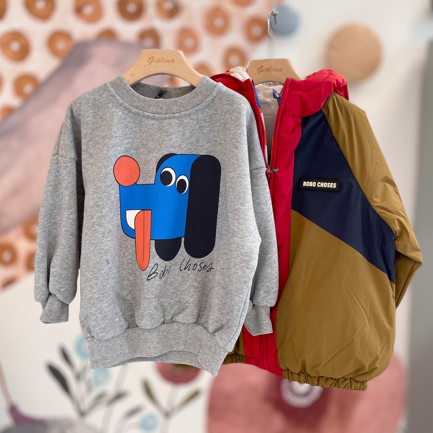 Completo sportivo felpa stampa cagnolino pantalone bluette e giubbino reversibile