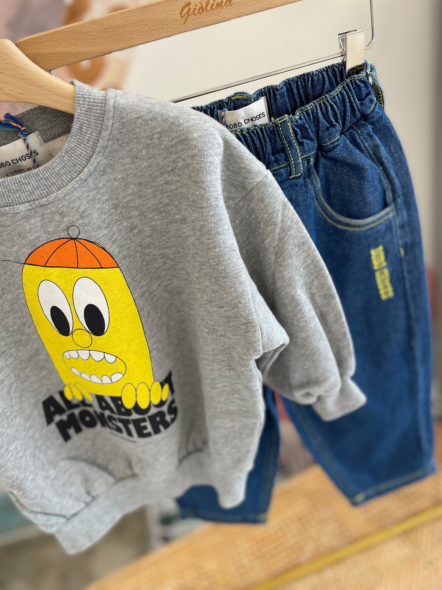 Completo junior felpa stampata con denim