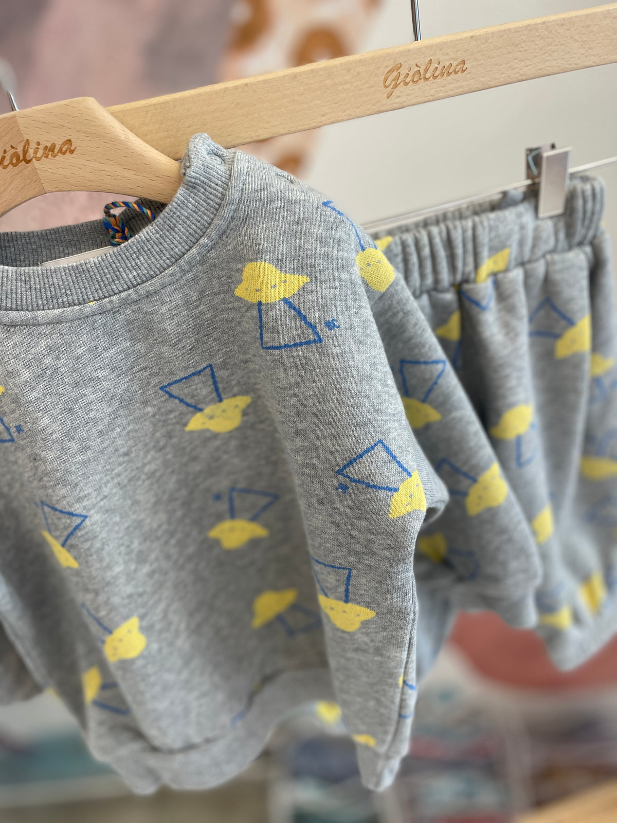 Completo baby felpa e joggers