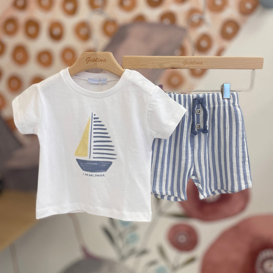 T-shirt barchetta e bermuda rigato