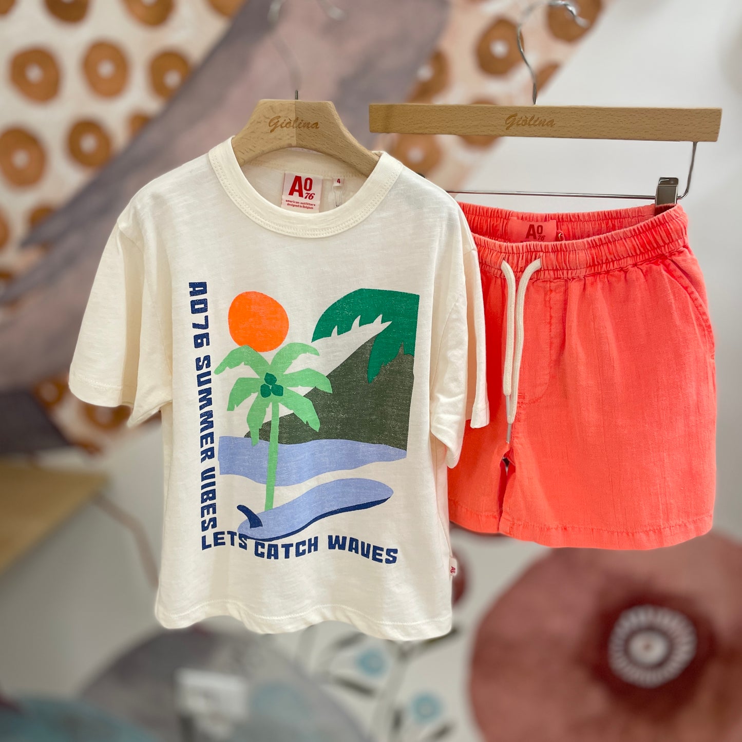 T-shirt in felpa con taschino logato bermuda e t-shirt