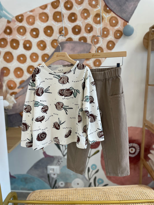 T-shirt ravanelli  con pantalone tortora