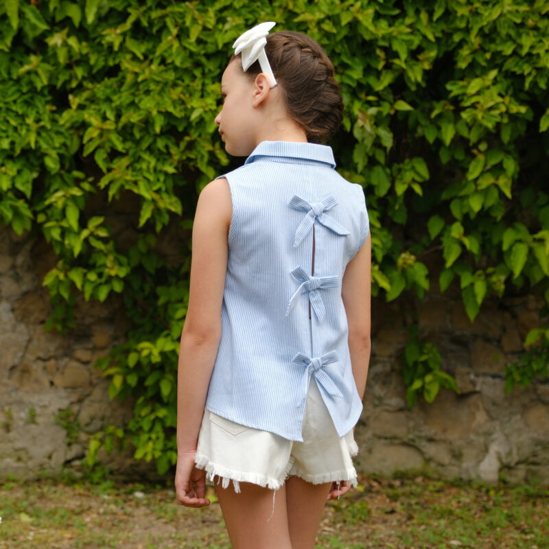 Camicia rigata con fiocchi e shorts denim bianco