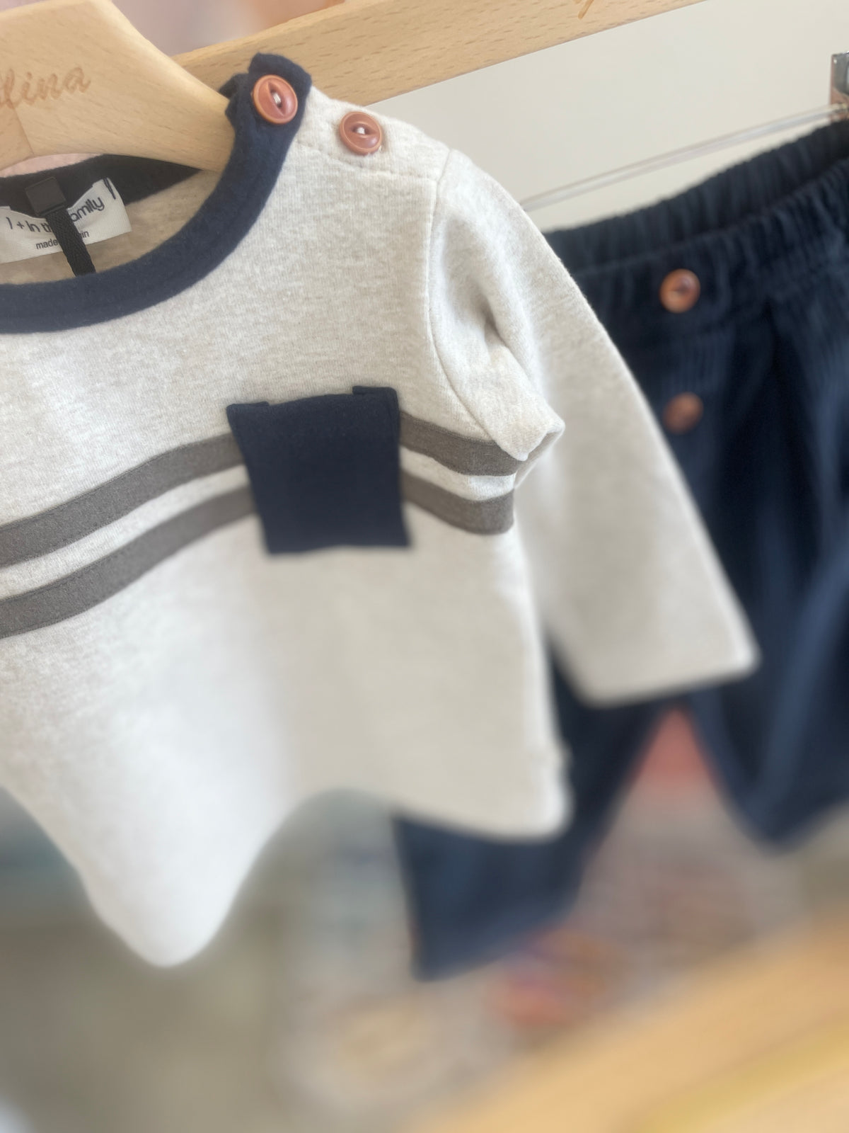 Pullover con pantalone in velluto blu