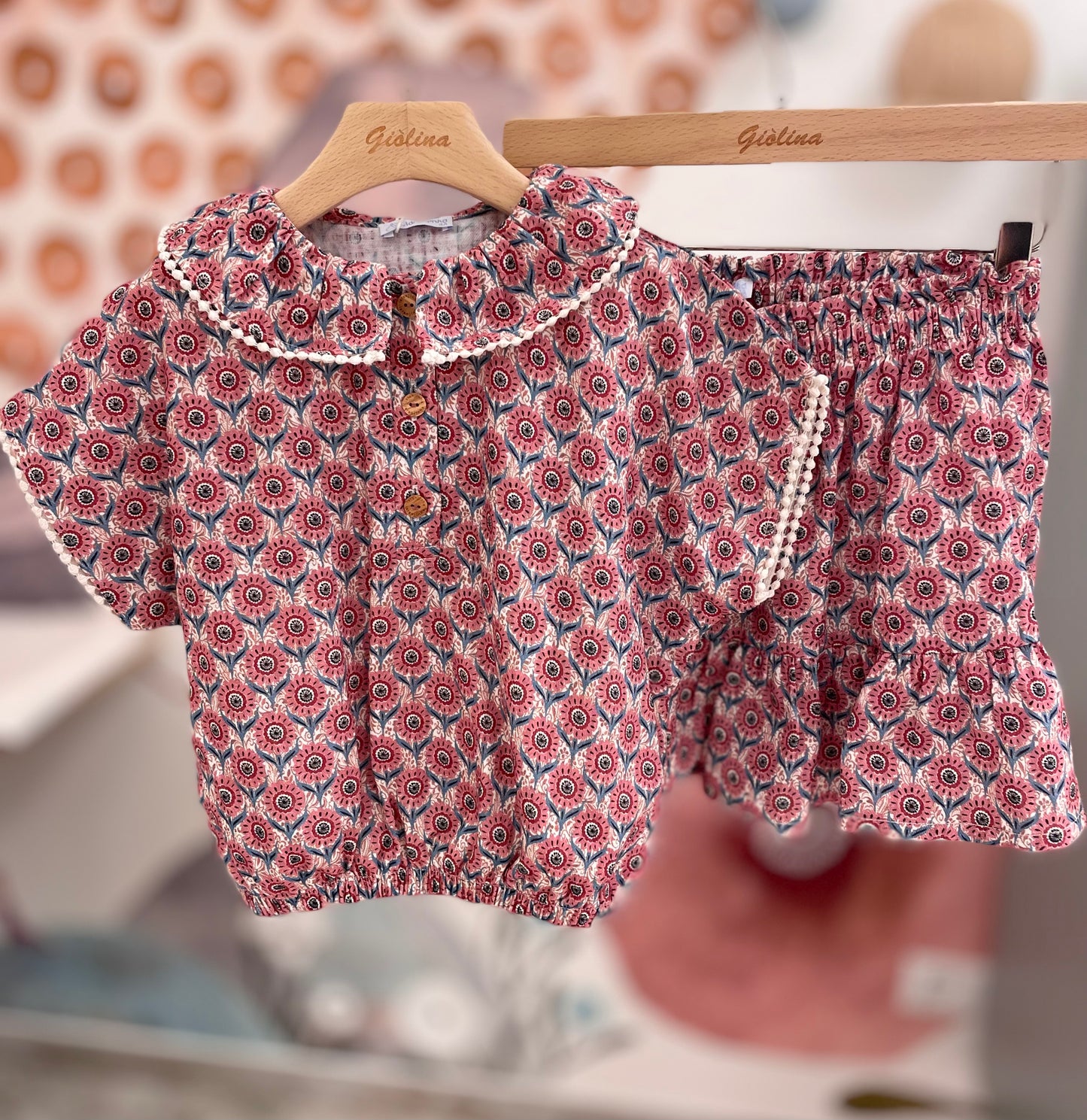 Camicia con colletto e gonna girasoli