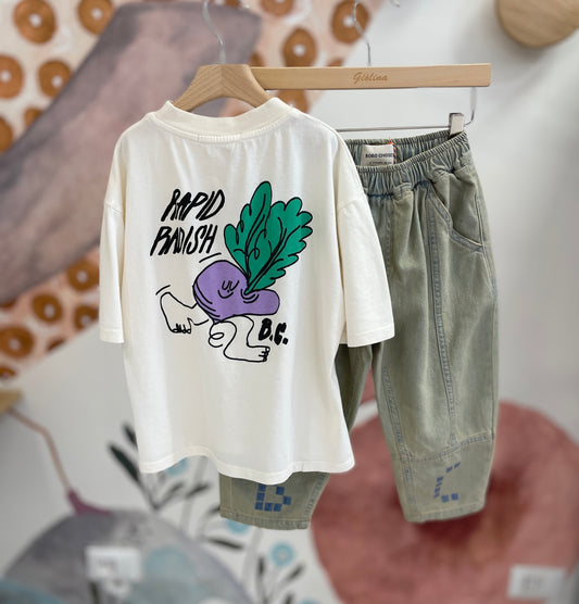 T-shirt oversize “rapid radish” con pantalone Denim salvia