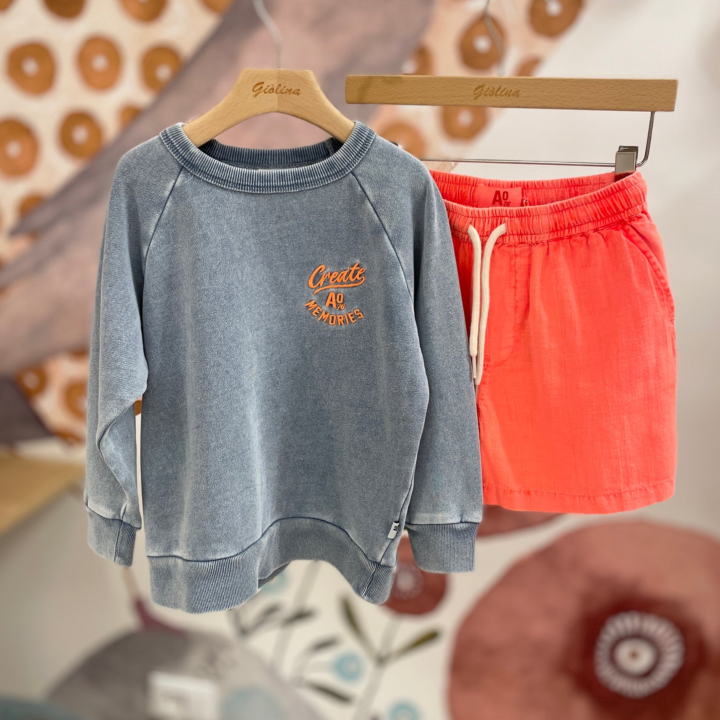 T-shirt in felpa con taschino logato bermuda e t-shirt