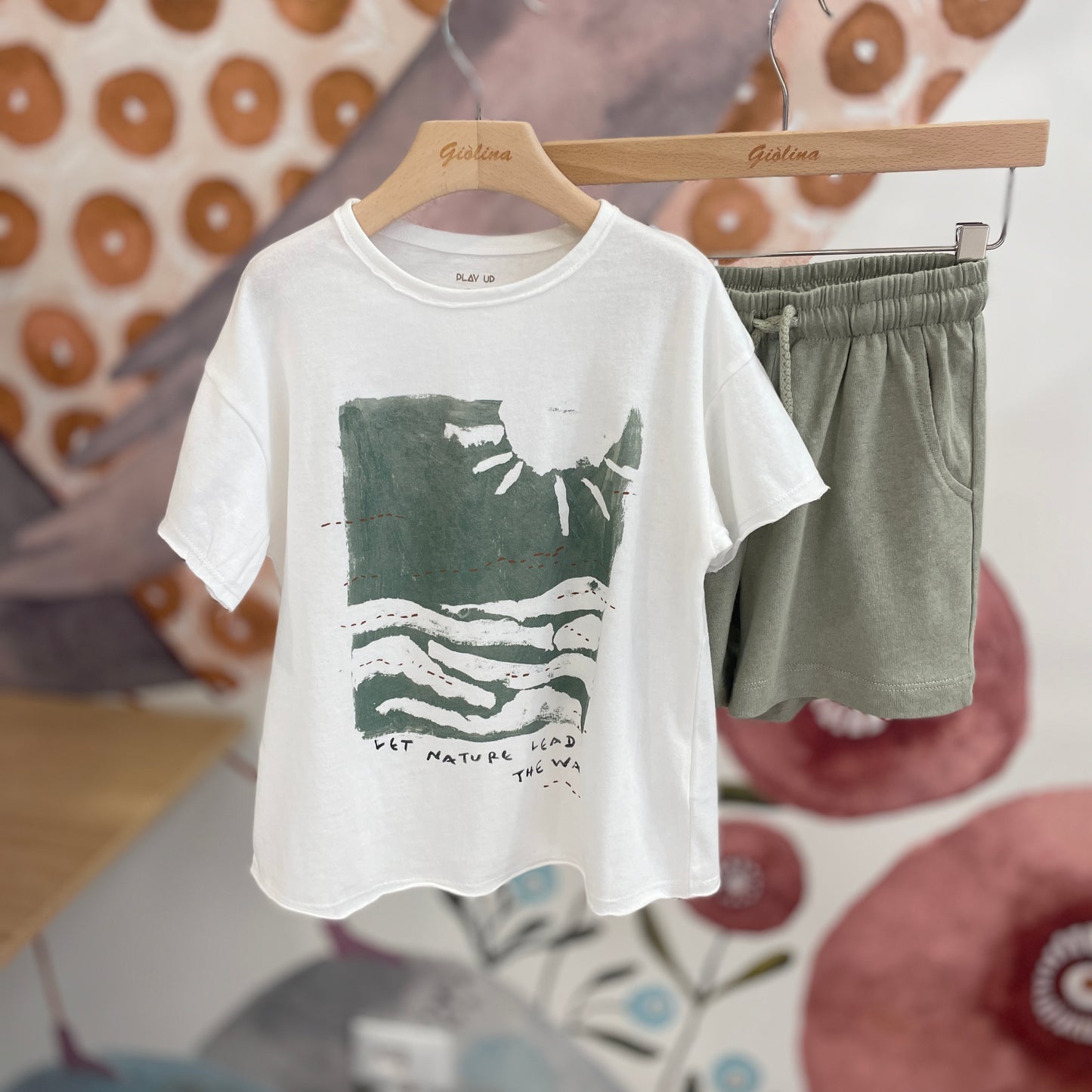 Completo t-shirt verde con bermuda