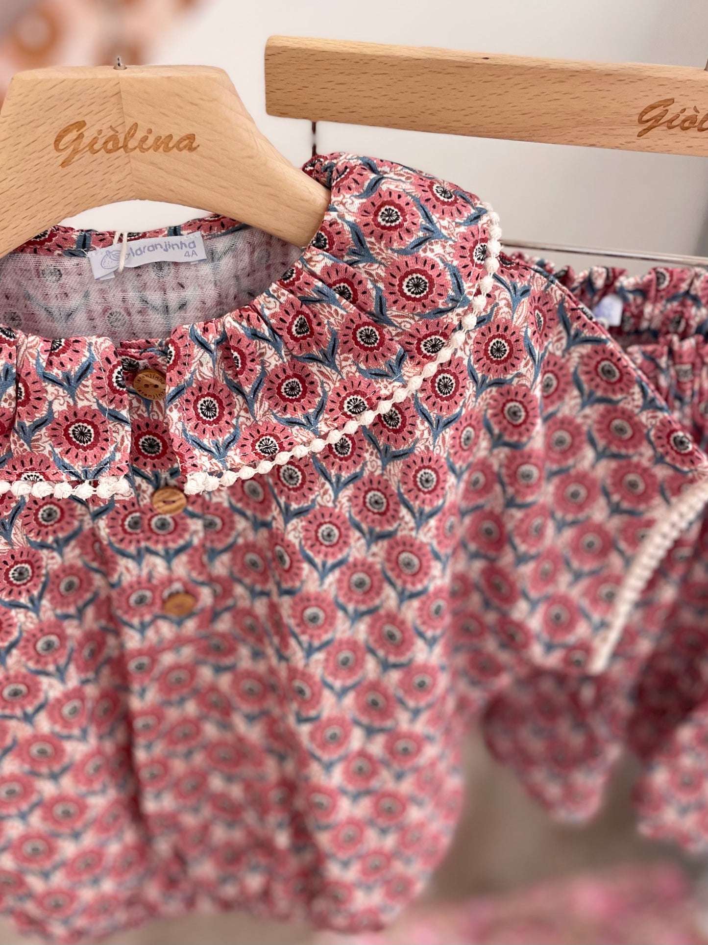 Camicia con colletto e gonna girasoli