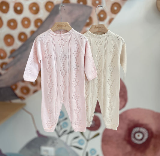 Tutine ricamate soft pink e beige con copertina abbinata