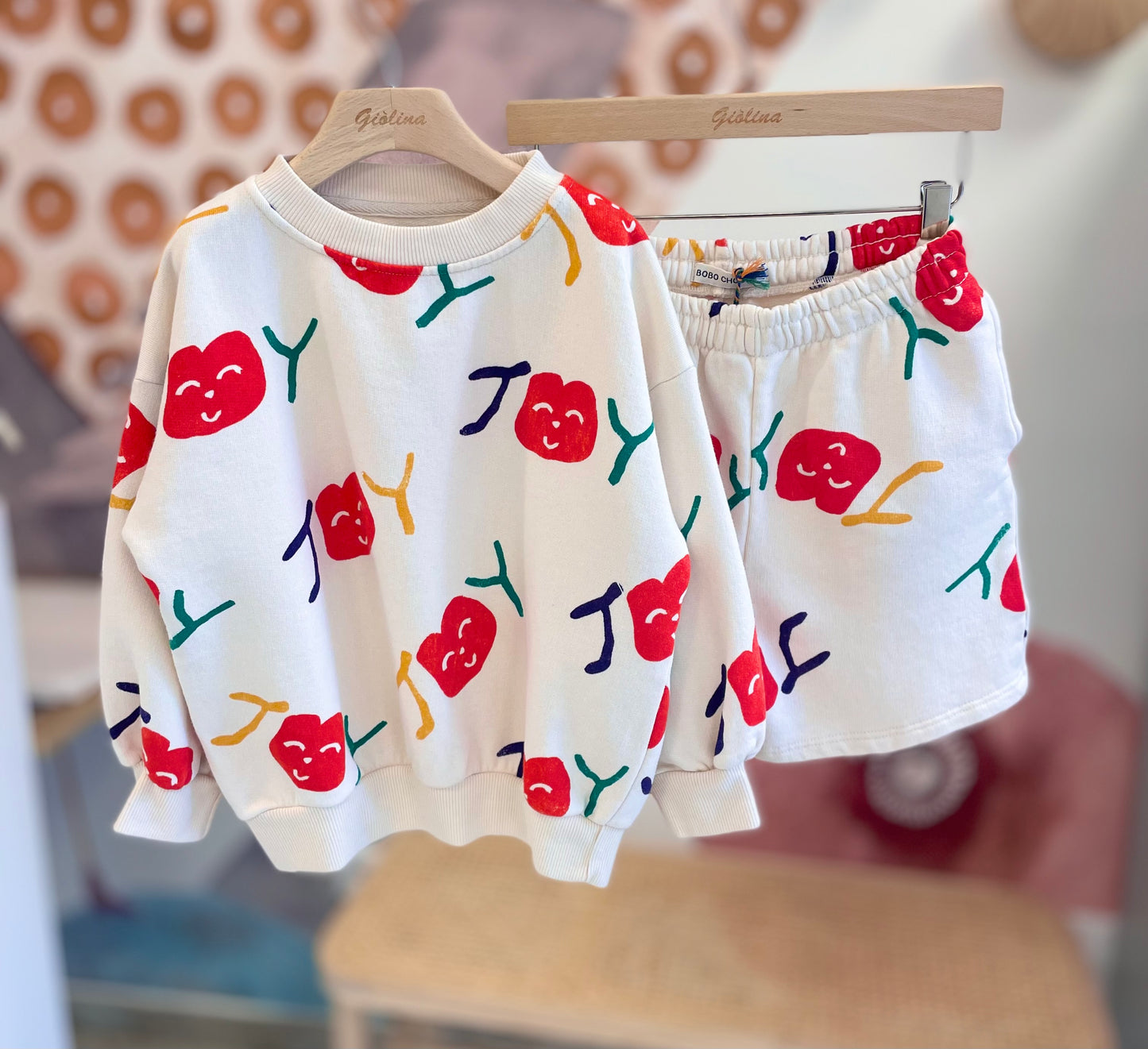 Felpa e bermuda stampato”joy “ gonna e t-shirt