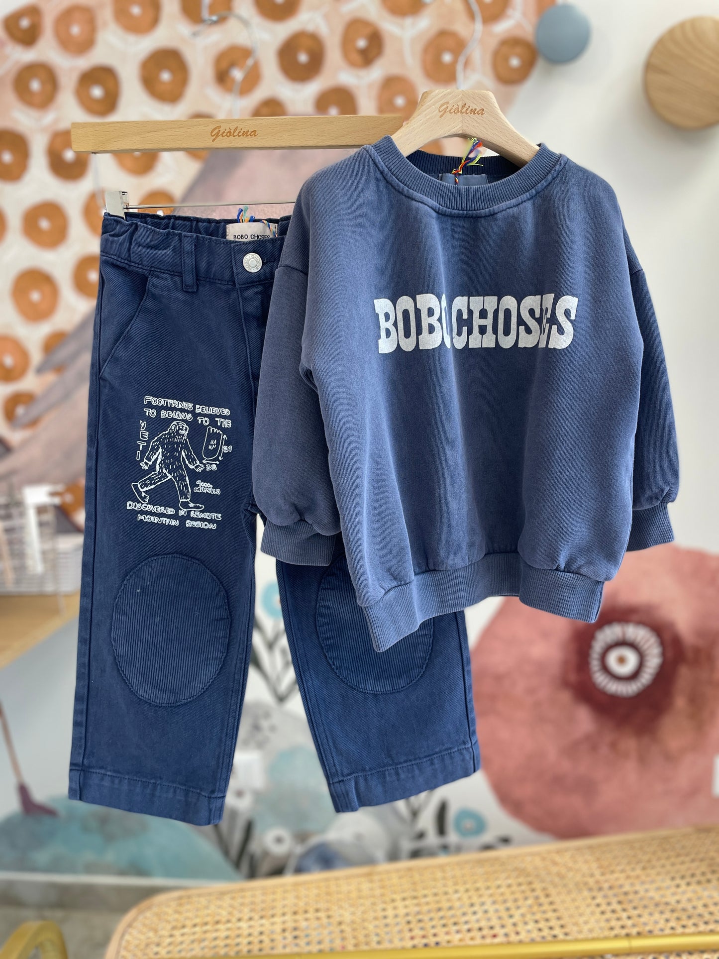 T-shirt everyday con felpa “ bobo chose”e pantalone denim slavato “ Mr Footish “