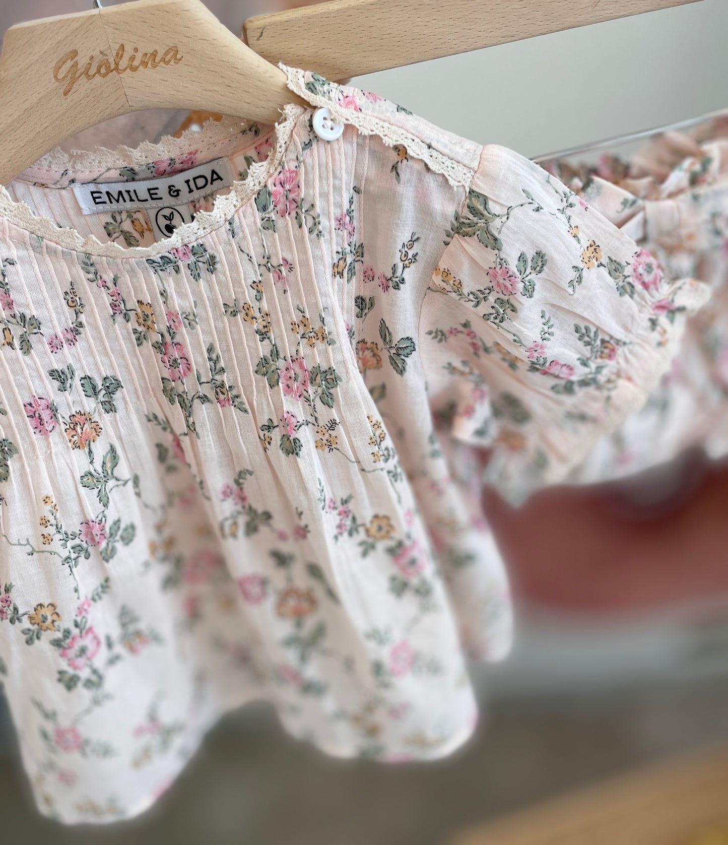 Completo blusa e bloomer fiorato rosa