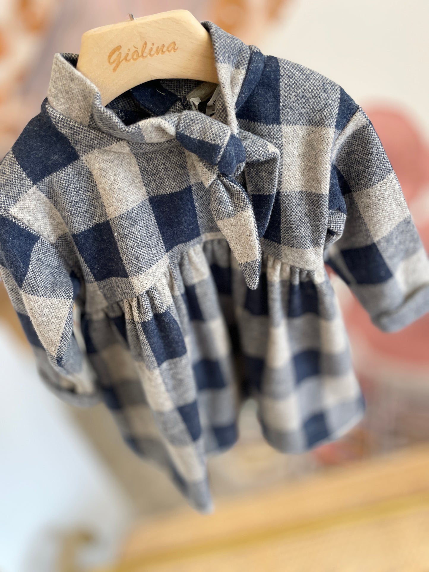 Abito check blu e taupe