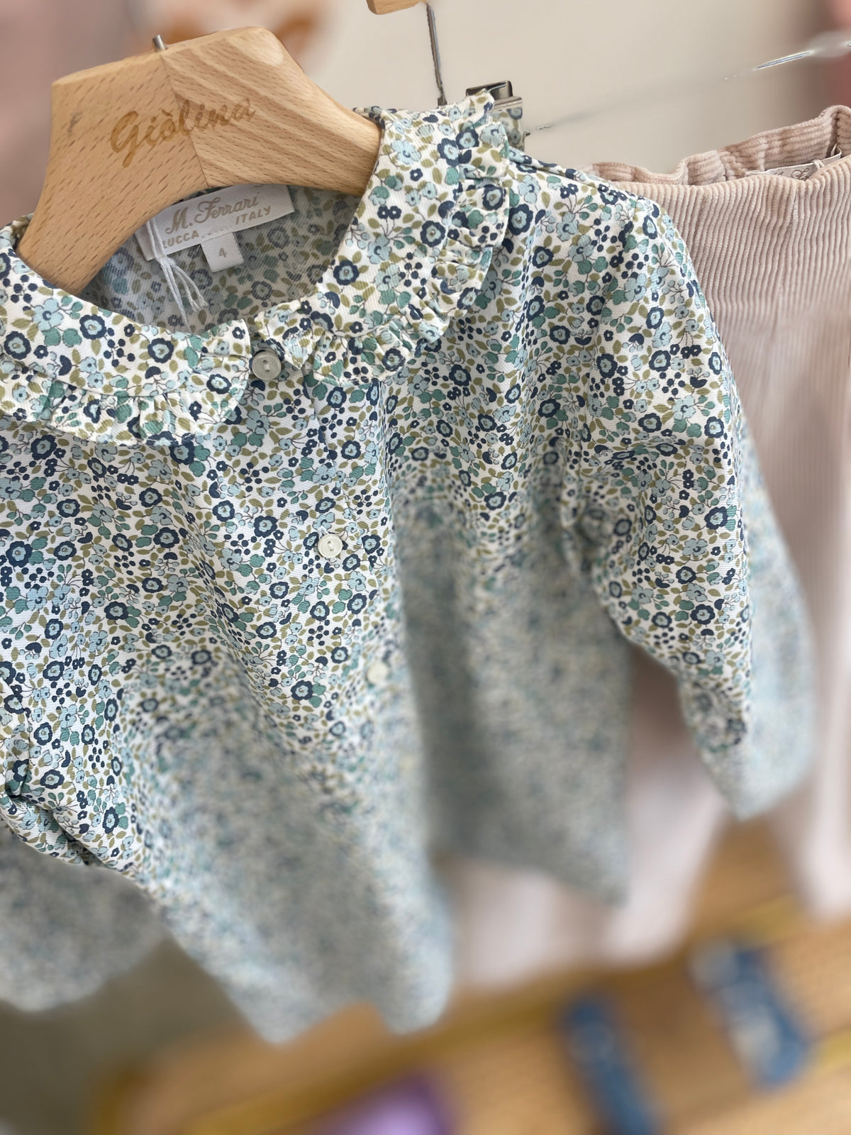 Completo giacchina latte menta  , camicia fiorata e pantalone velluto