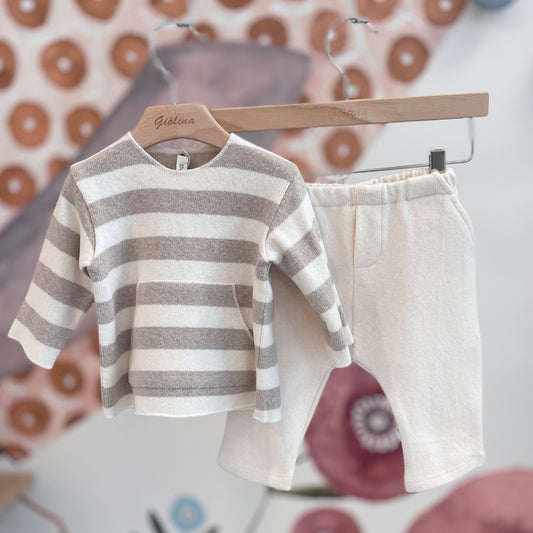 Completo maglia rigata e pantalone baggy