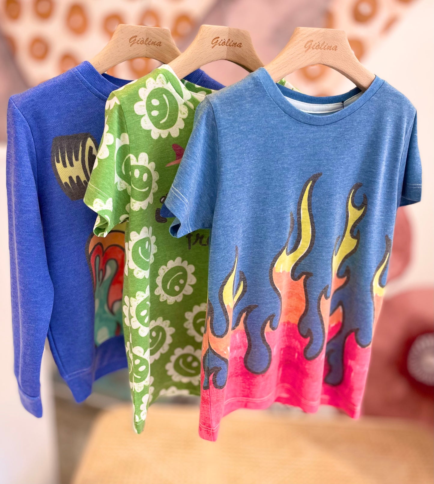 T-shirt smile/ t-shirt fiamme/ felpa skateboard