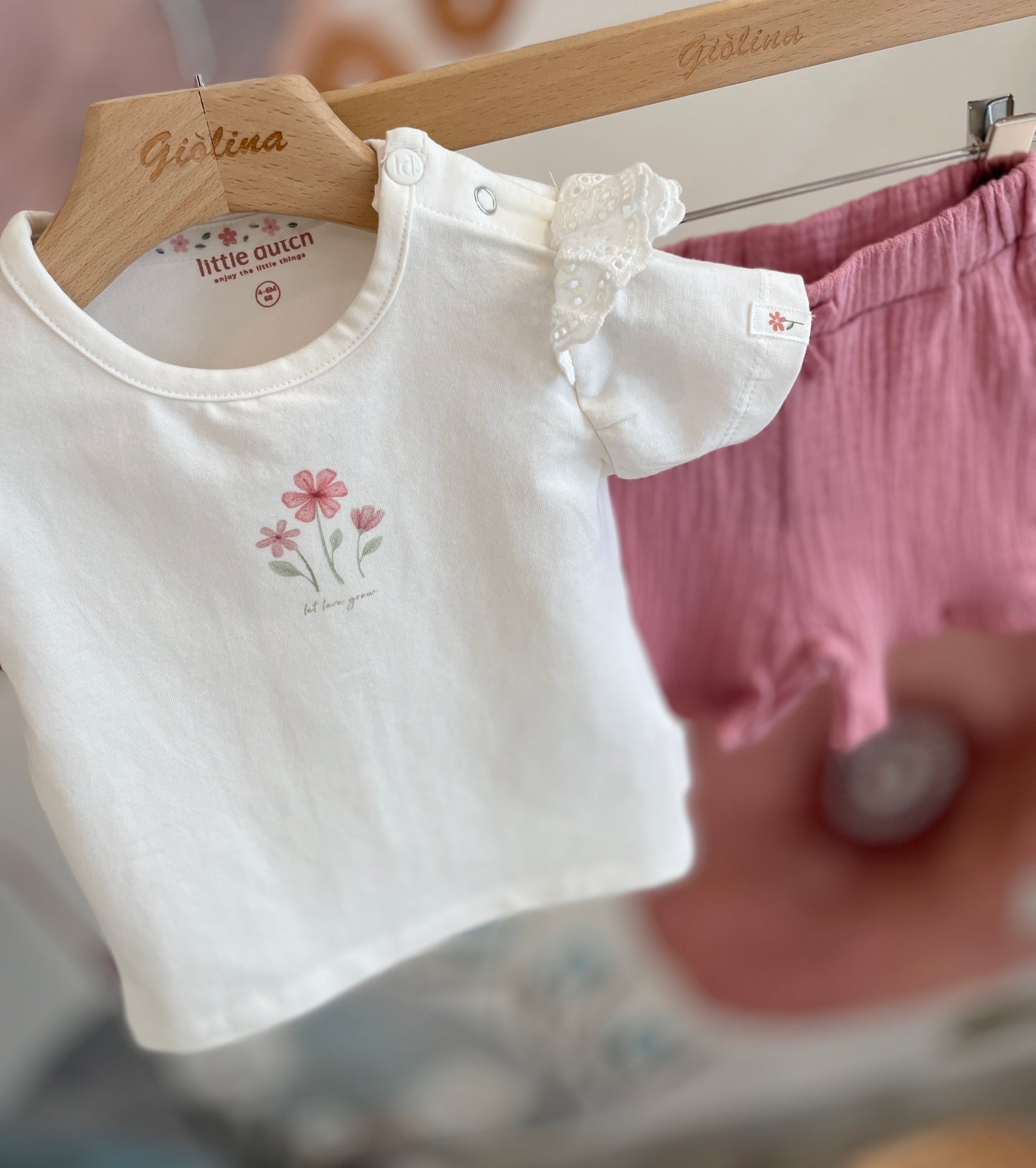 T-shirt stampa fiori e shorts cotone biologico rosa