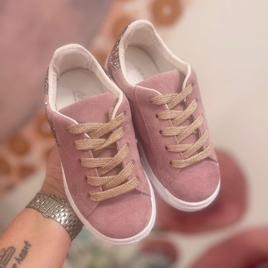 Sneakers rosa scamosciata con stella glitter