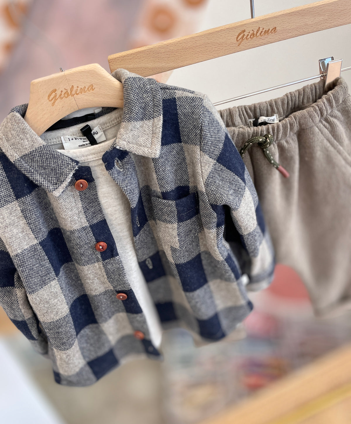 Camicia scozzese con T-shirt e pantalone canapa  con coulisse