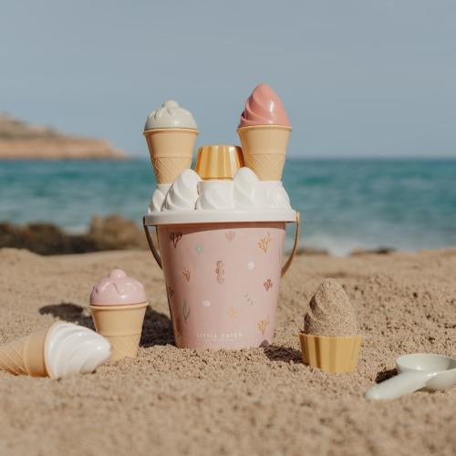 Secchiello con formine gelato