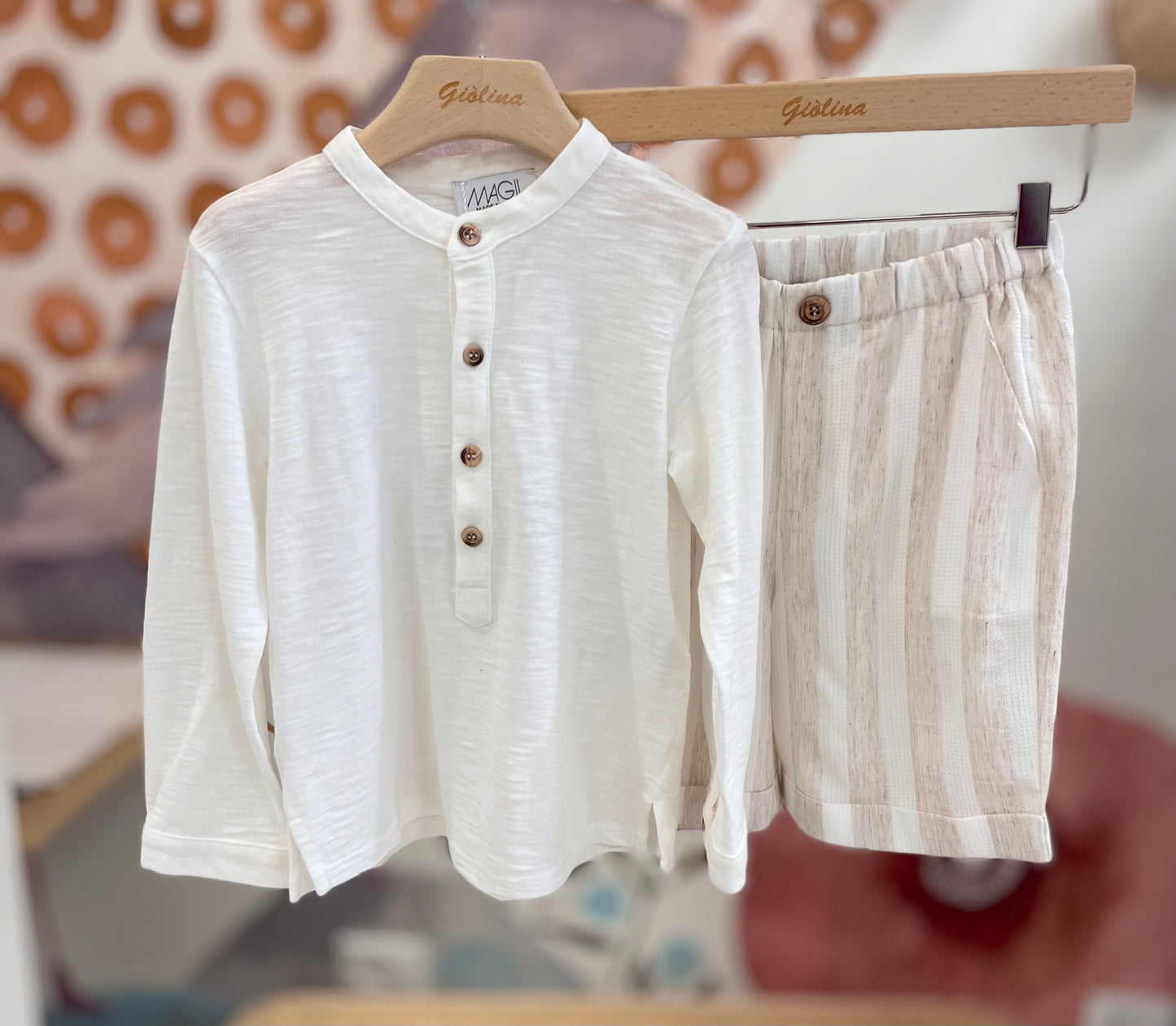 Pullover t-shirt serafino con bermuda gessato