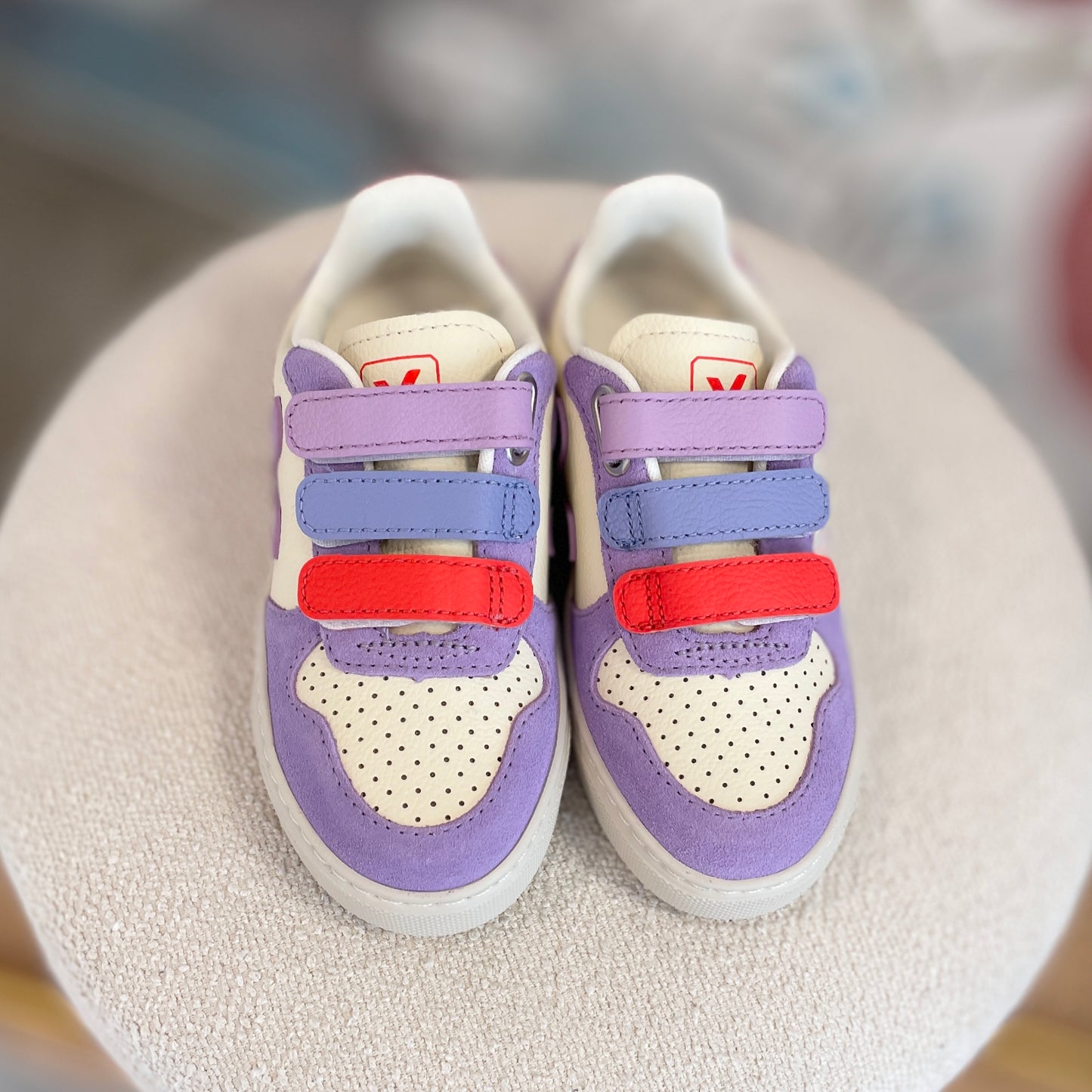 Sneakers veja lilla com chiusa a strappo