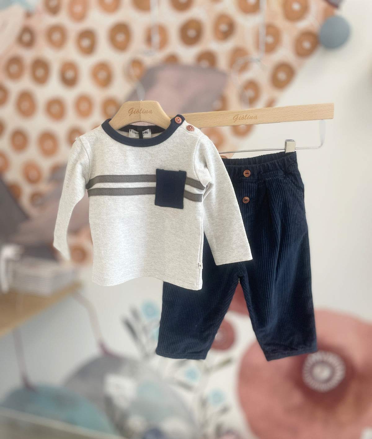 Pullover con pantalone in velluto blu