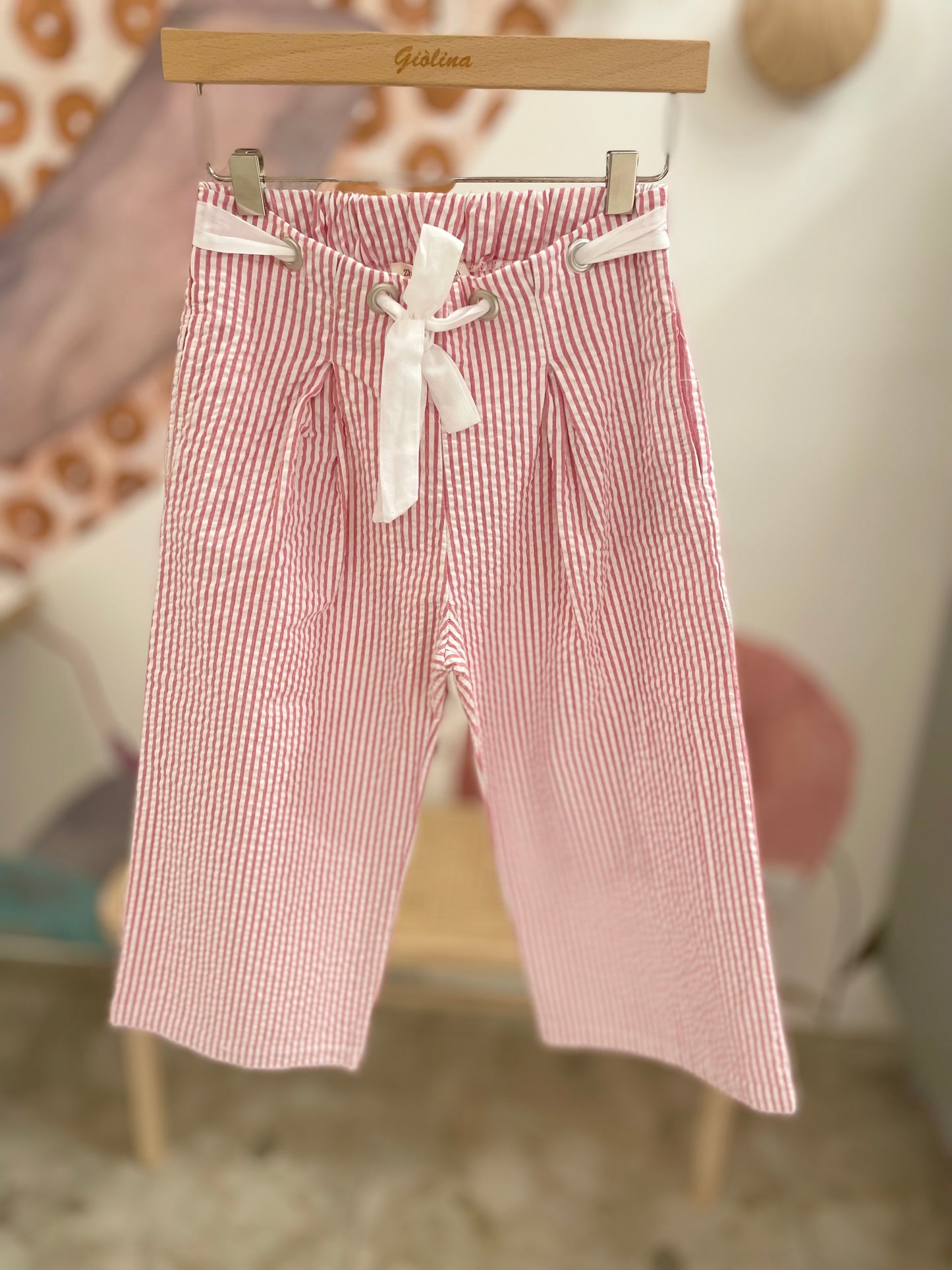 Camicia floreale con pantalone rigato