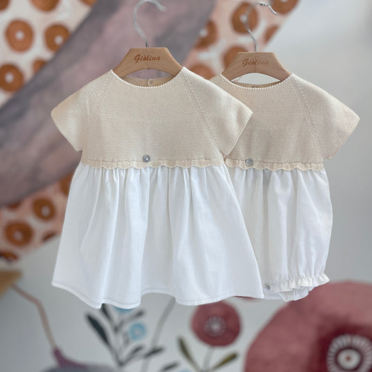Paglicetto e abitino con corpino in cotone beige e gonna bianca