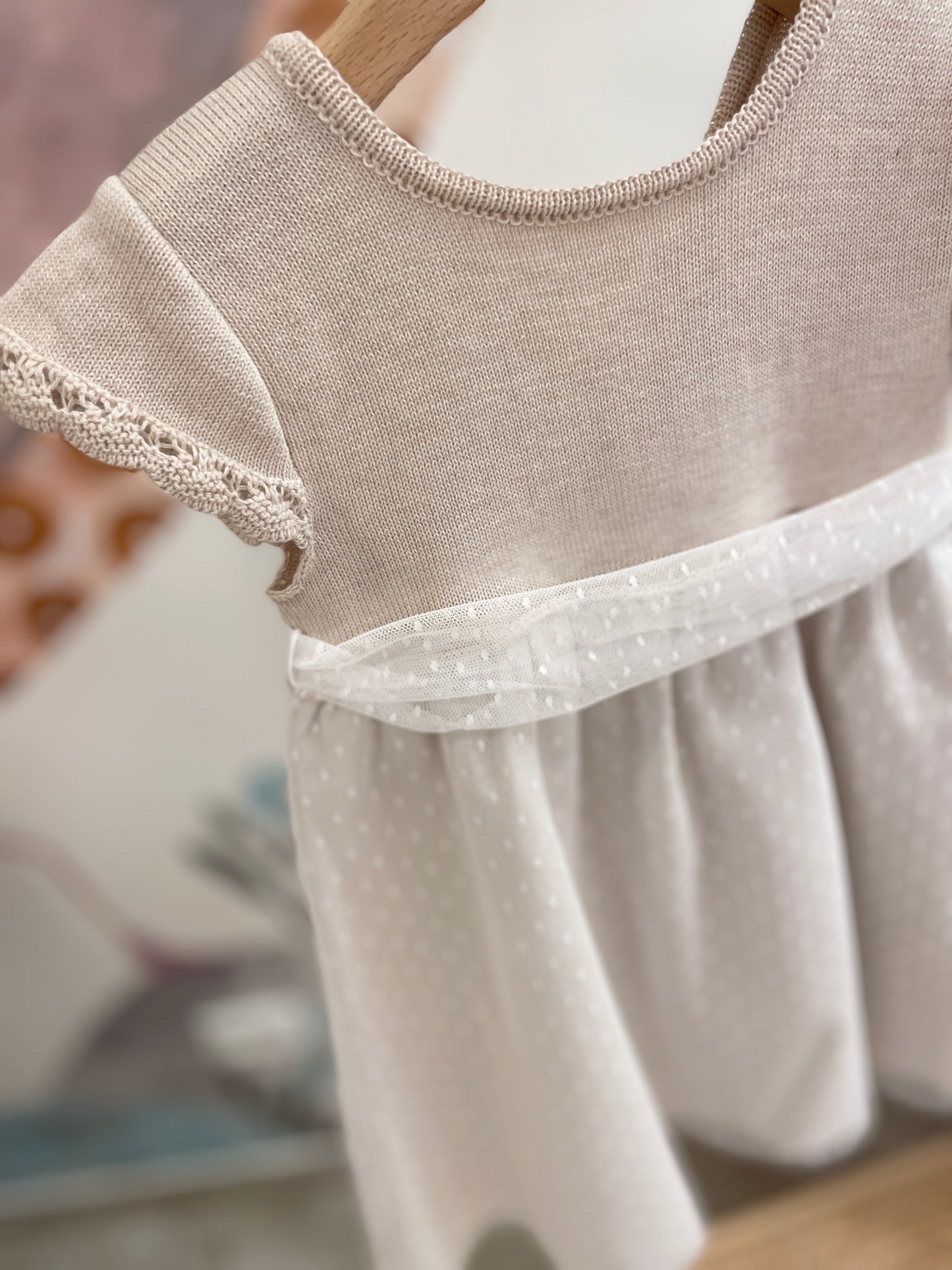 Abitini corpino di cotone ecru con gonna in tulle pois
