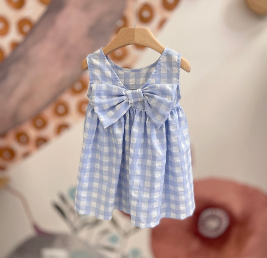 Abito vichy azzurro, t-shirt stampa vaso margherite con gonna  vichy, maglia tricot azzurra