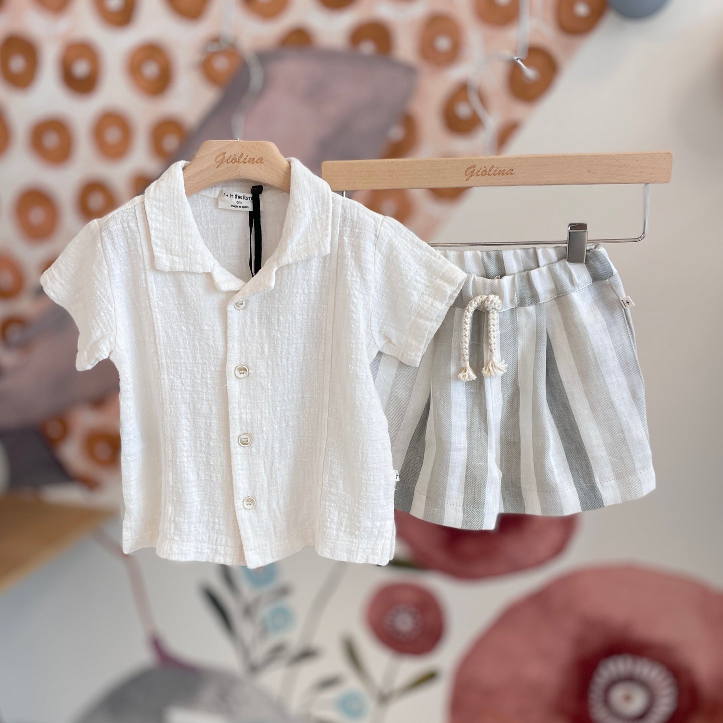 Camicia e bermuda a righe in lino