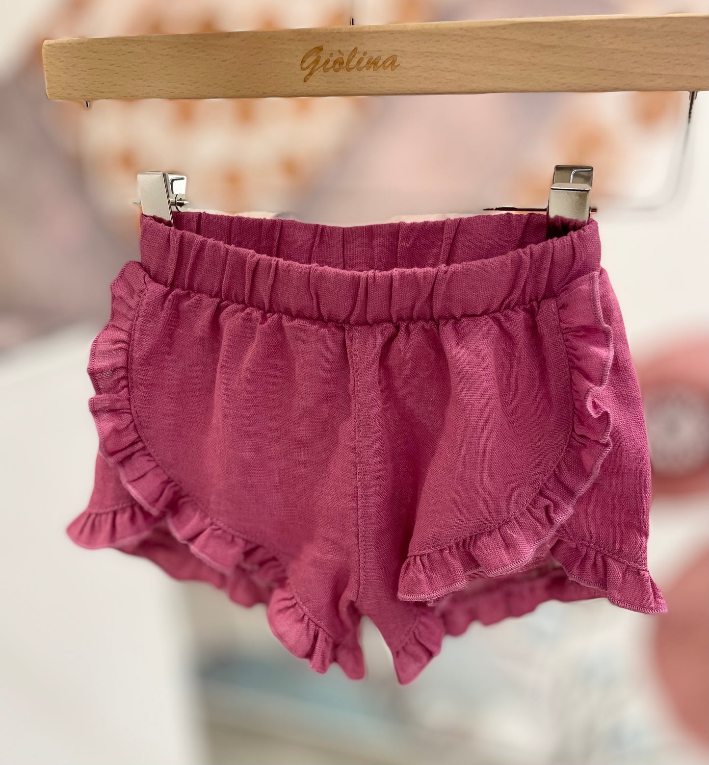 T-shirt stampa con fiori ciclamino con shorts