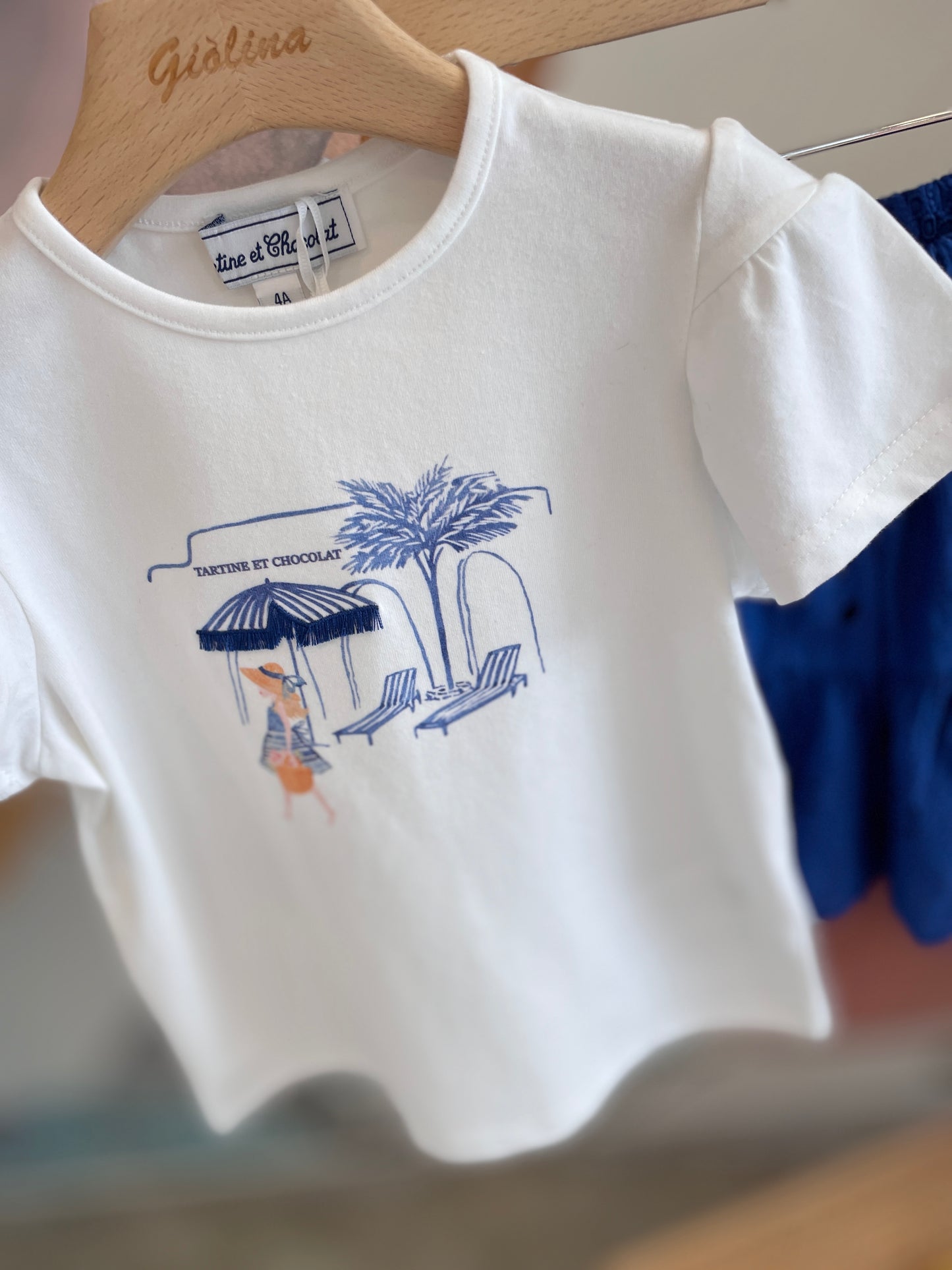 Shorts sangallo blu e t-shirt stampa