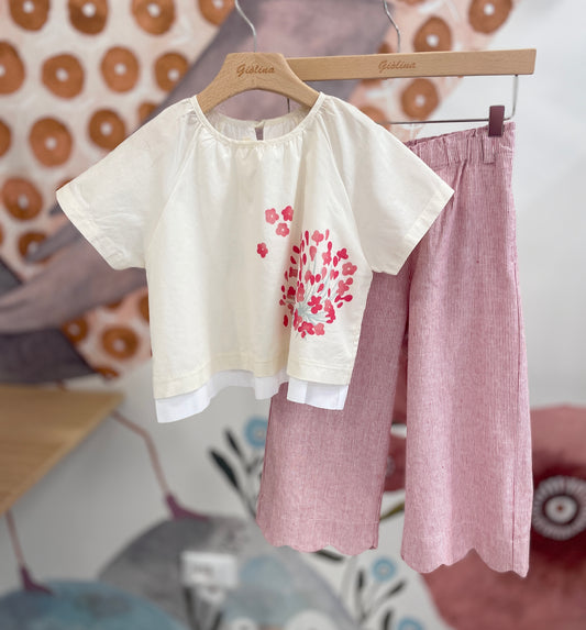 Camicia ecru con stampa geraneo e pantalone festonato alla caviglia