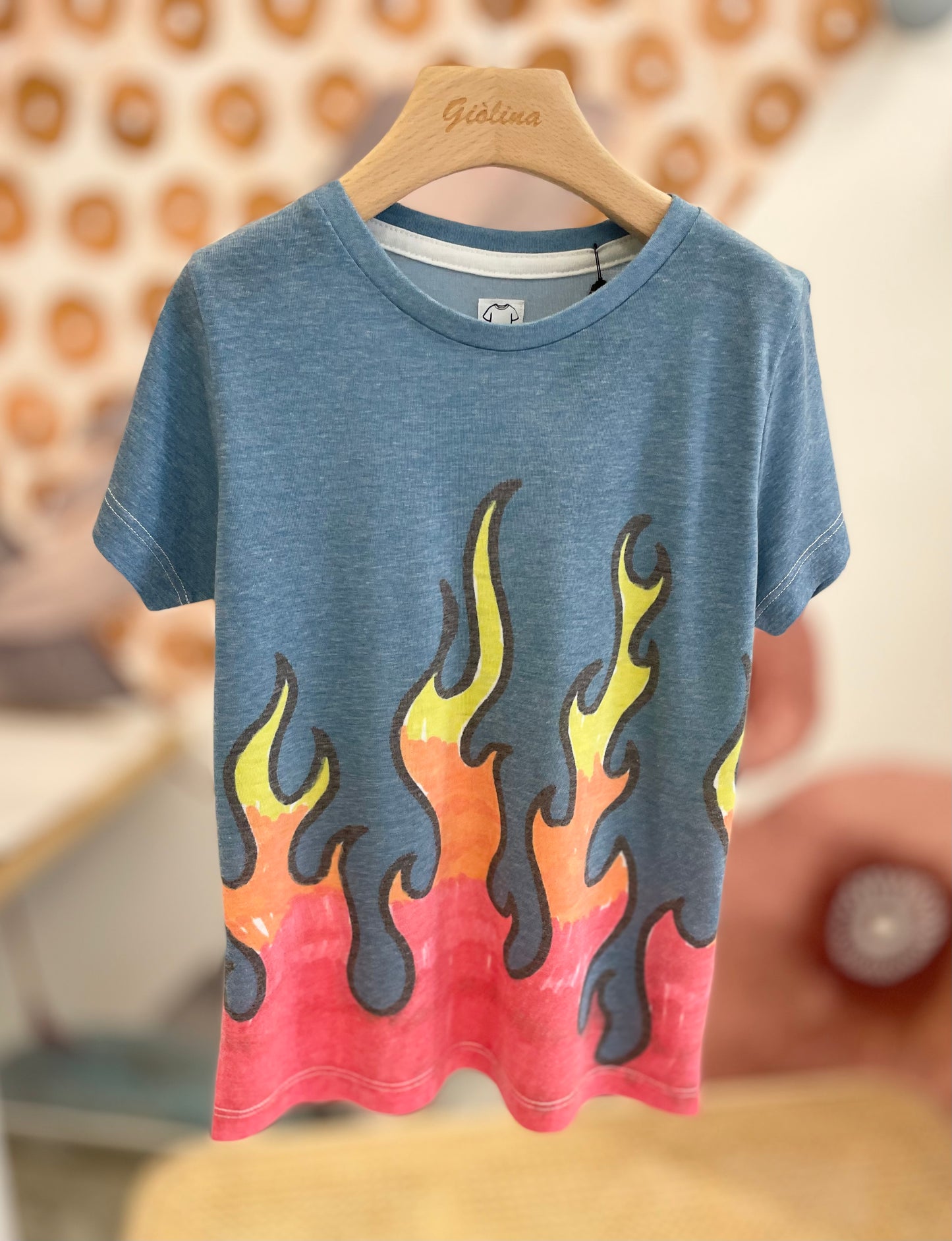 T-shirt smile/ t-shirt fiamme/ felpa skateboard