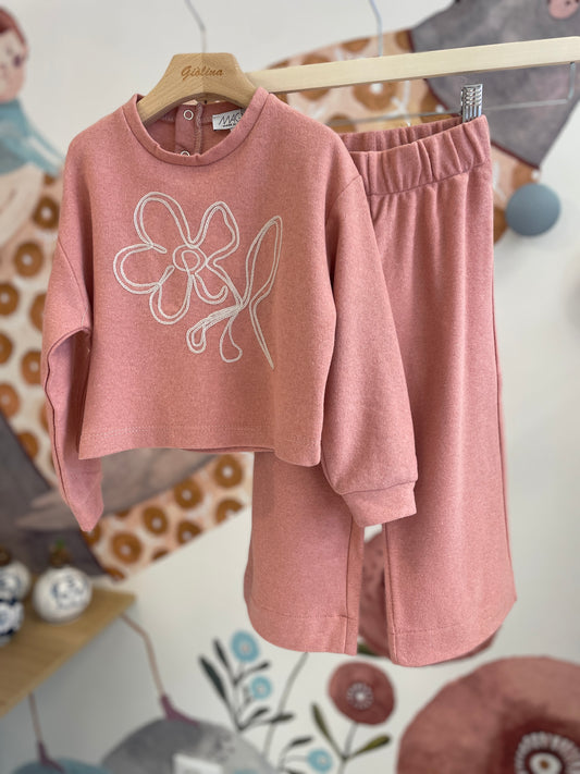 Maglia con ricamo margherita e pantalone gaucho cotocashmere rosa fhard