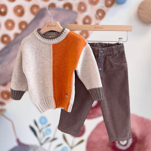 Golf girocollo bicolor con pantalone cacao