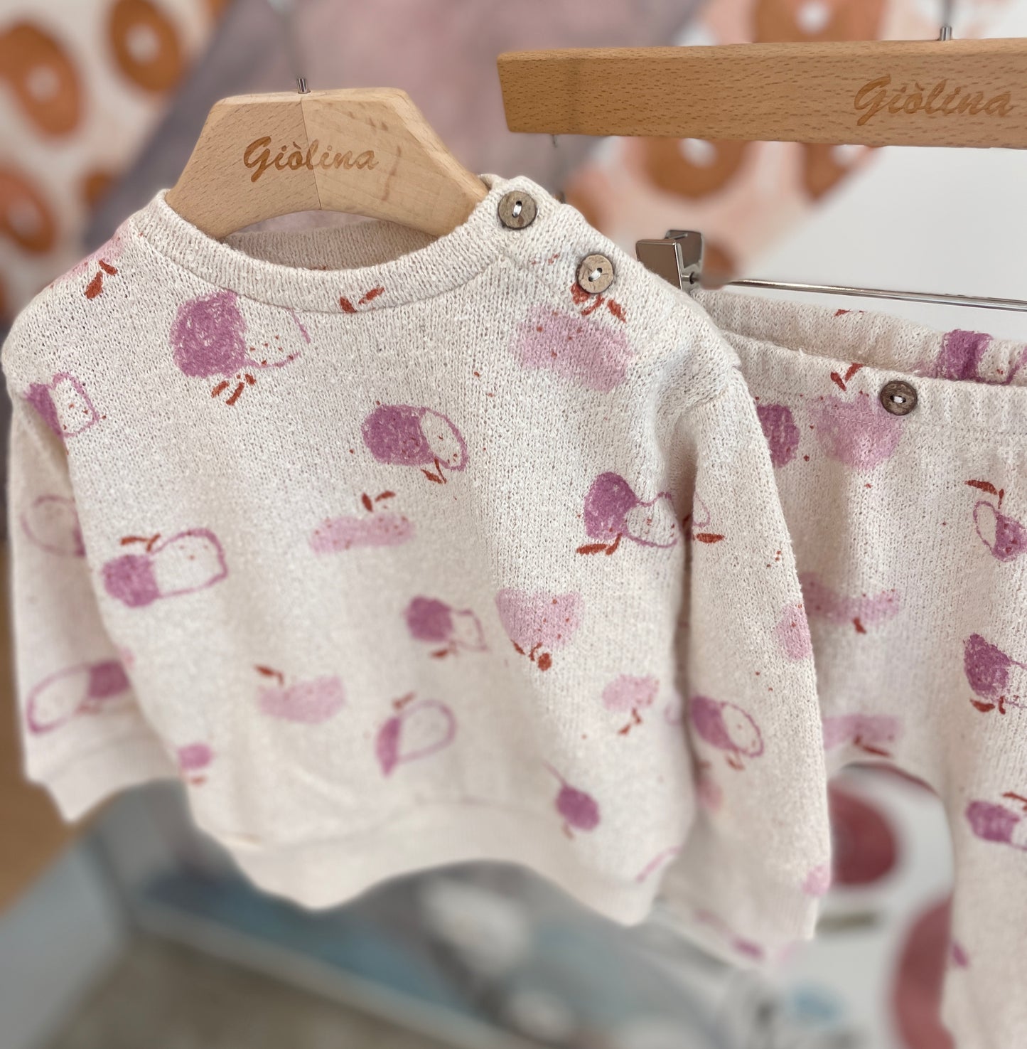 Completo baby stampa mele  rosa