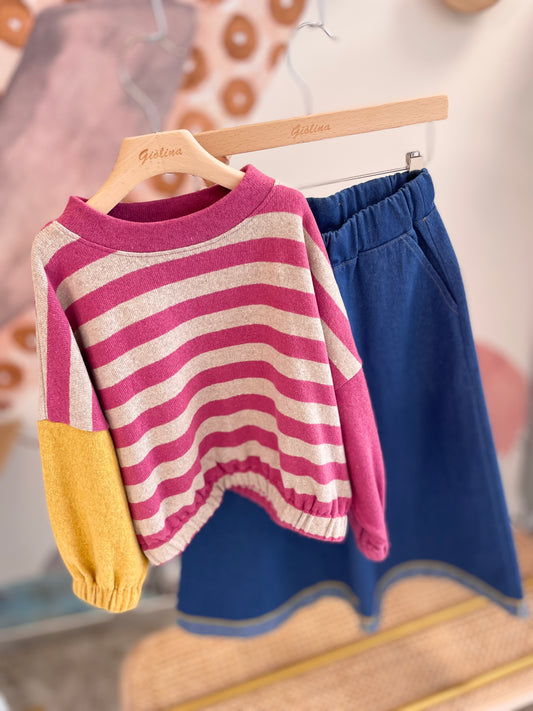 Felpina rigata fragola a contrasto con pantagonna denim Nico