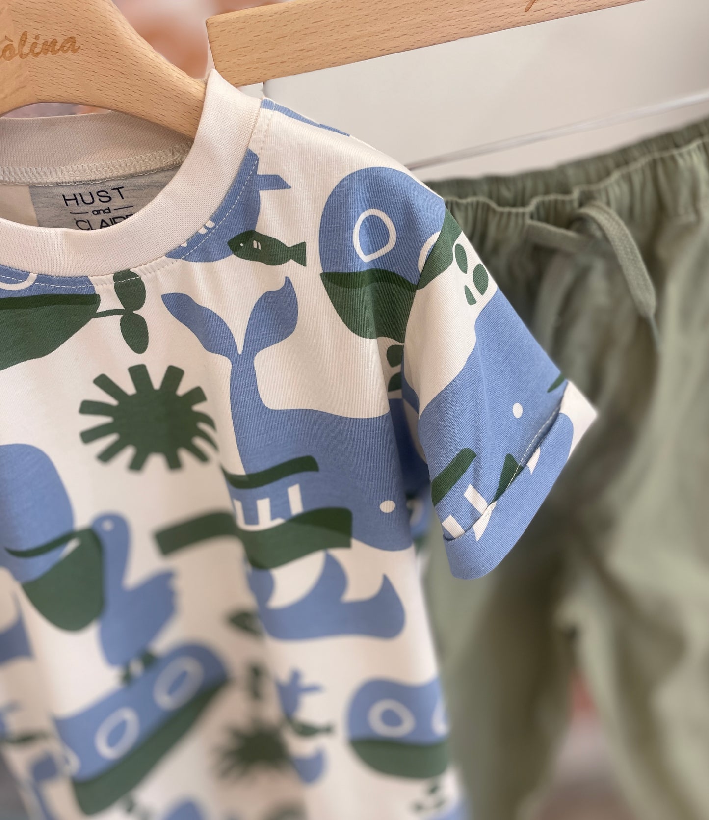 Estate t-shirt stampate con pantalone cargo verde