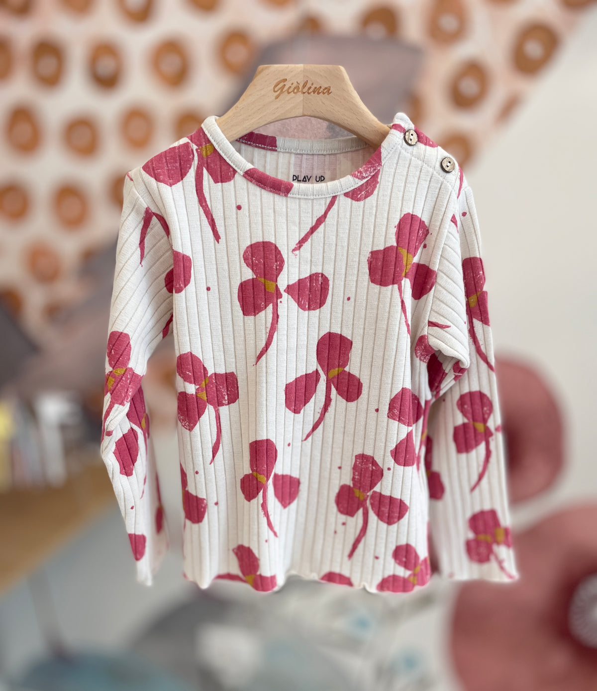 Tuta a completo fantasia con felpa e leggings e t-shirt abbinata