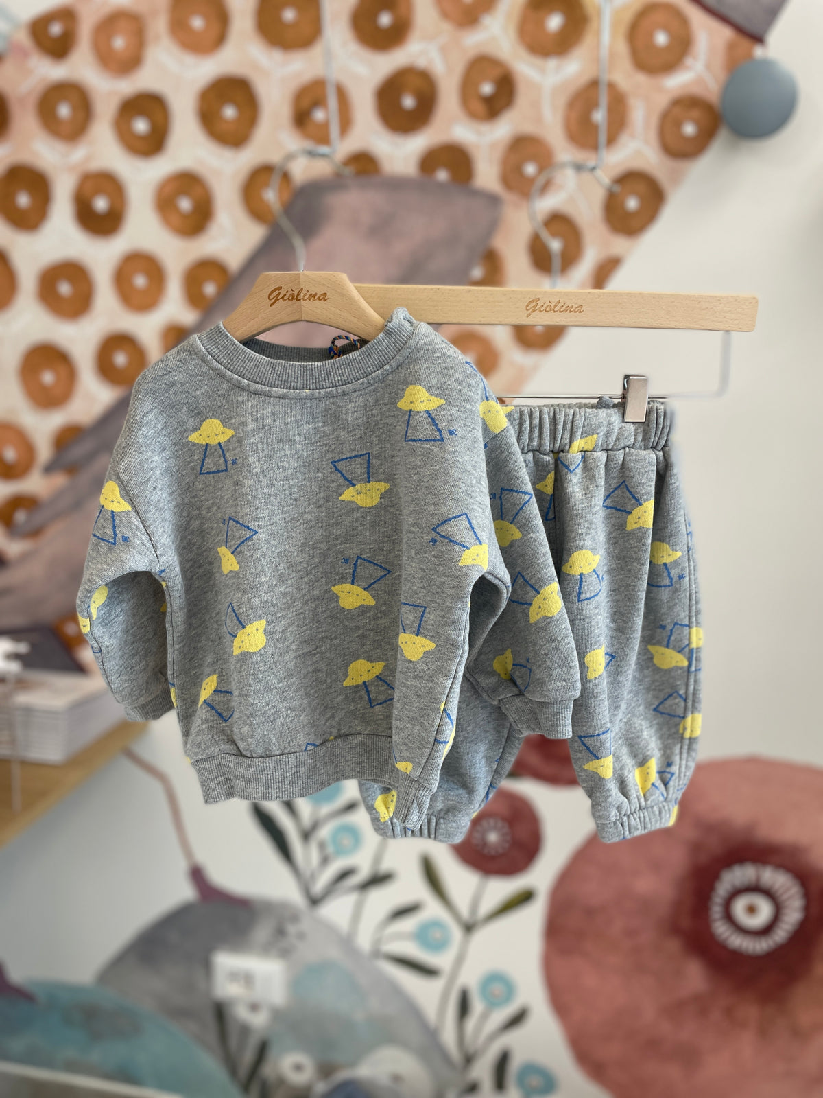 Completo baby felpa e joggers