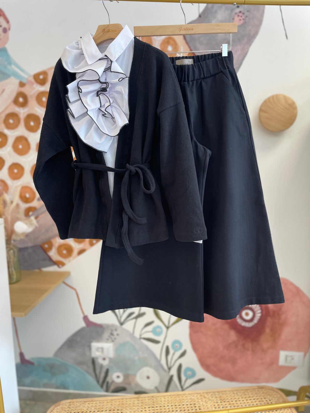Cardigan con camicia rouches e denim nero