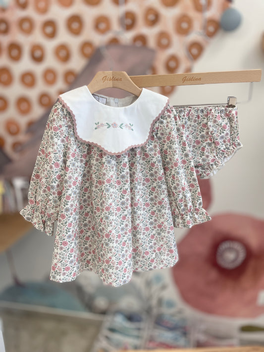Abito in fantasia fiorata liberty con colletto ricamato
