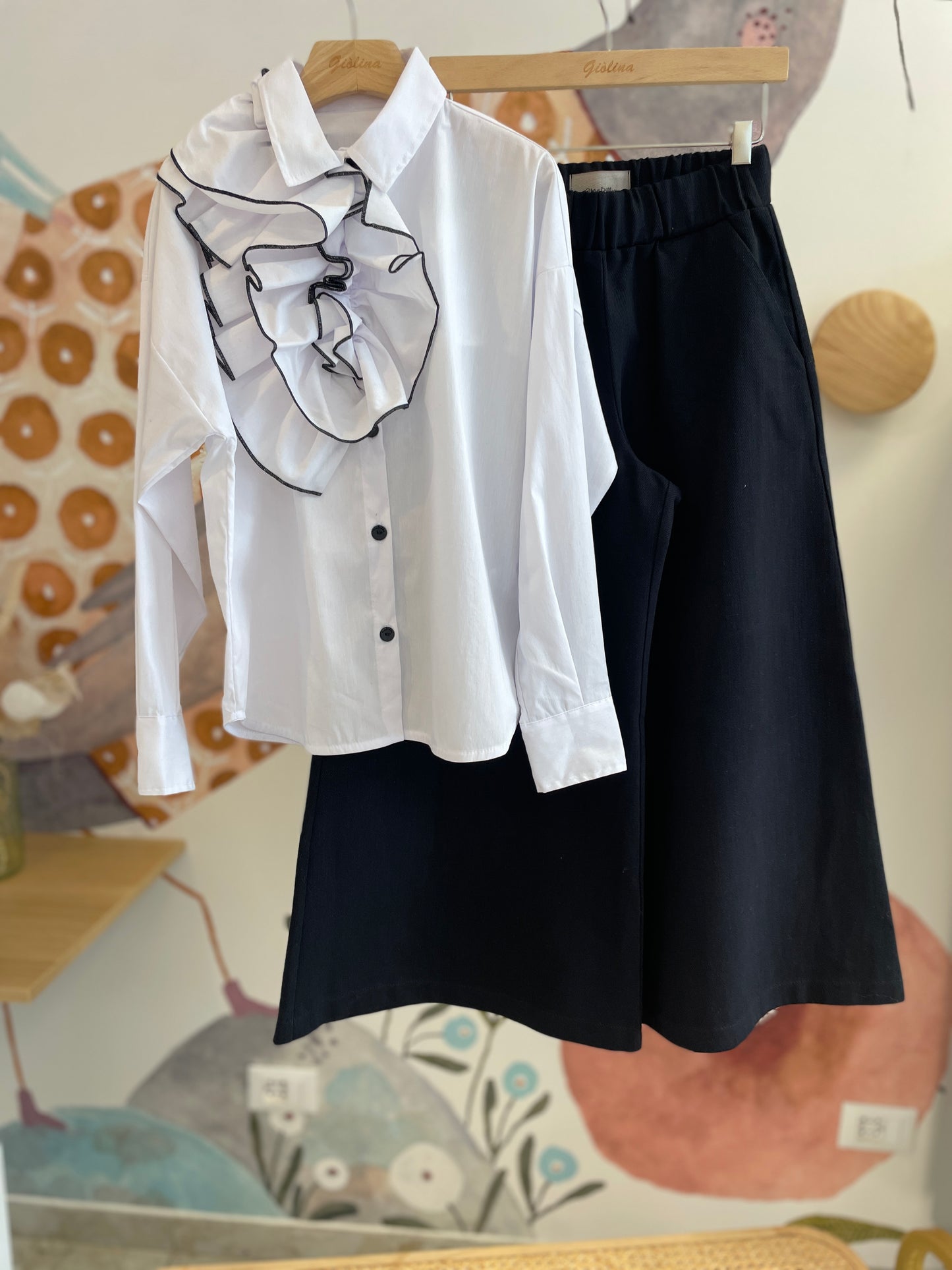 Cardigan con camicia rouches e denim nero