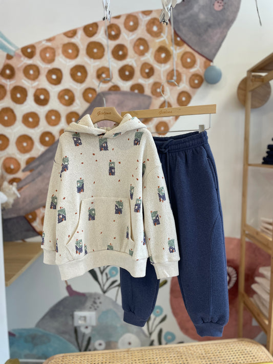Felpina con cappuccio stampa casette e pantalone avio