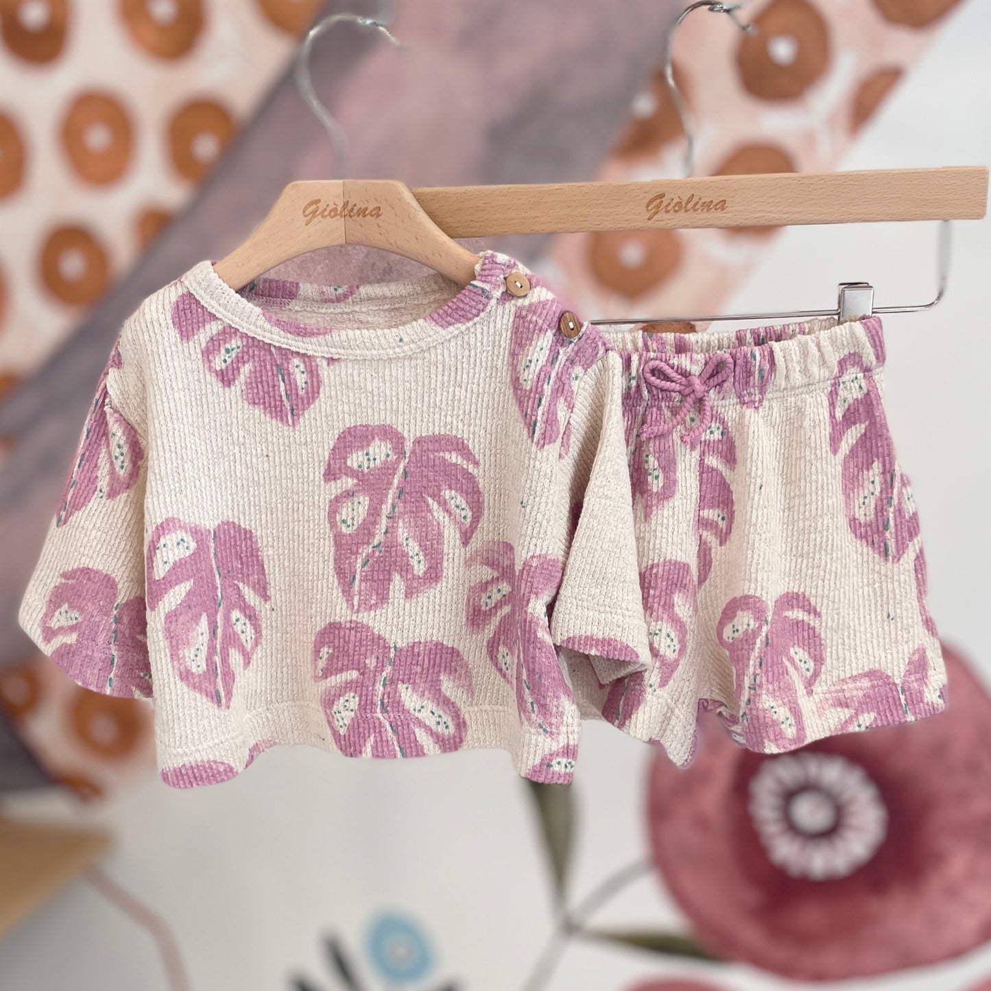 Completo baby felpina crop e shorts fantasia palme rosa