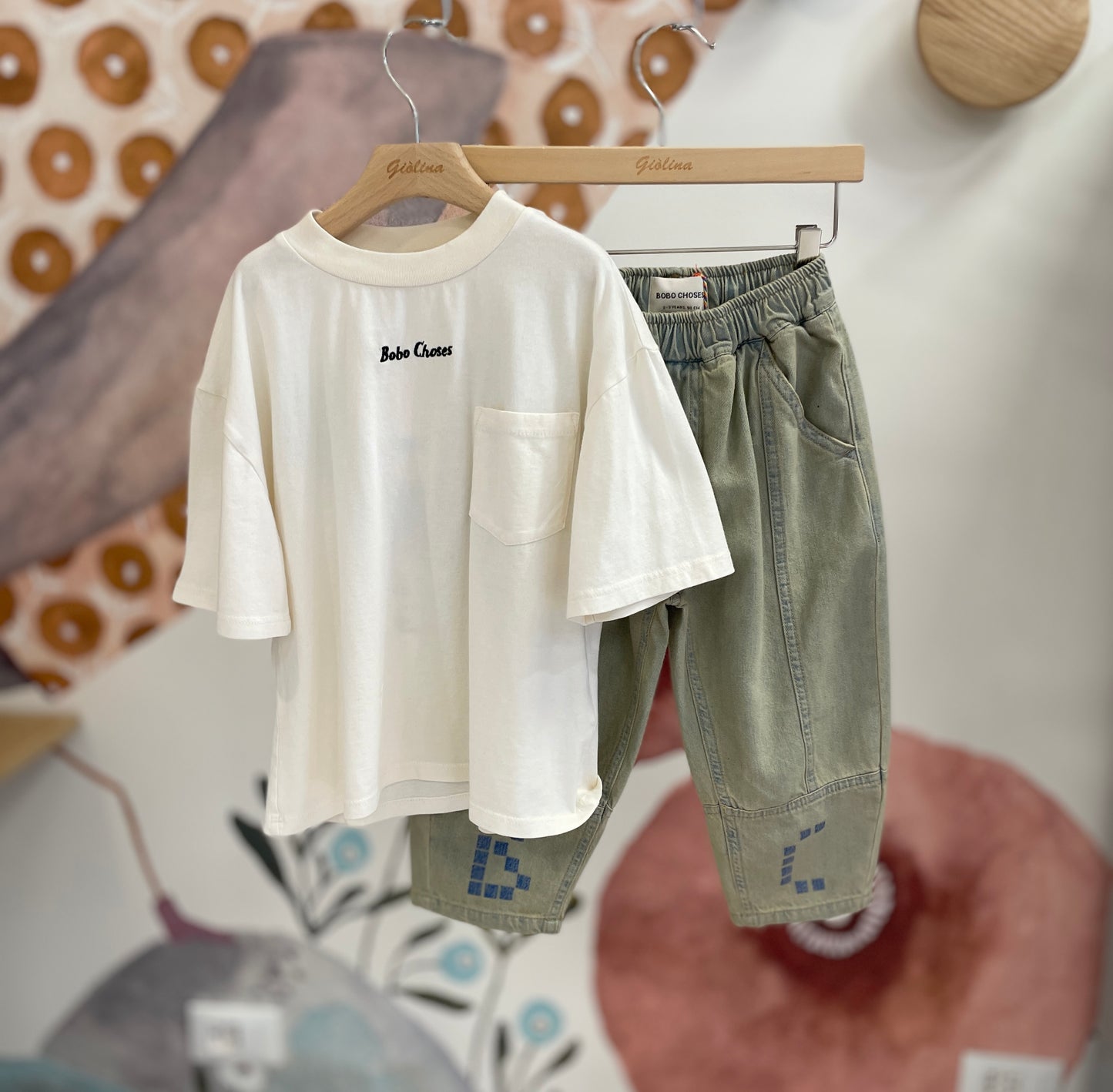 T-shirt oversize “rapid radish” con pantalone Denim salvia